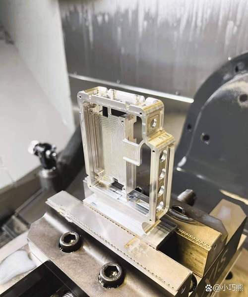 打磨产品质量的幕后英雄,非高精密数控机床